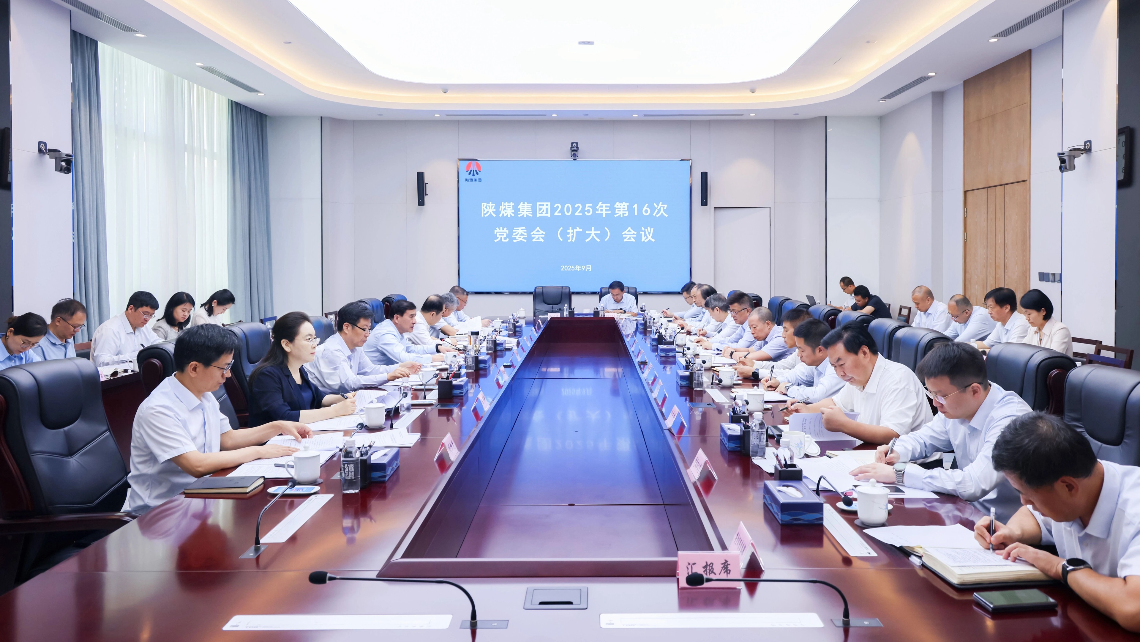 e2e411d9-cb35-4d83-81e1-bb90569f86ea.jpg